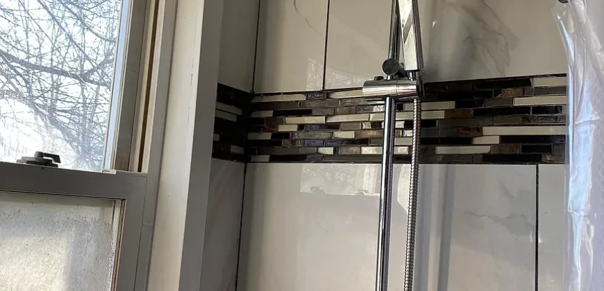 Room for rent in 4 bedroom apartment