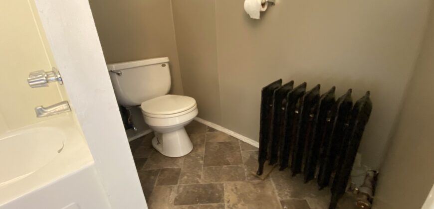 One bedroom Portland Walk up 3rd floor