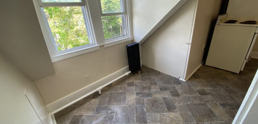 One bedroom Portland Walk up 3rd floor