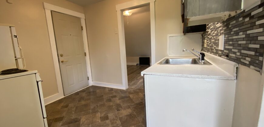 One bedroom Portland Walk up 3rd floor