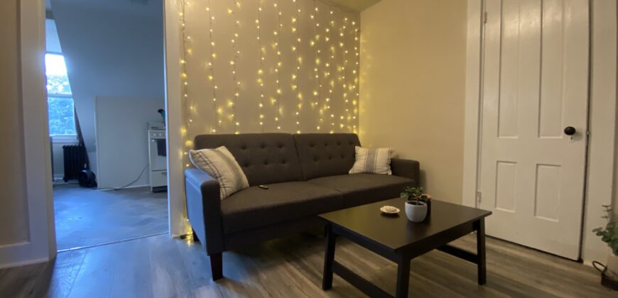 One bedroom Portland Walk up 3rd floor